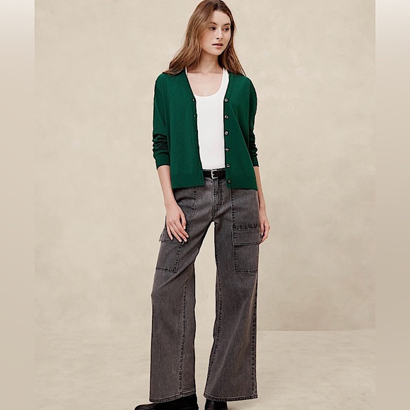 BR “Forever Sweater” V-Neck Cardigan - Picture 4 of 16